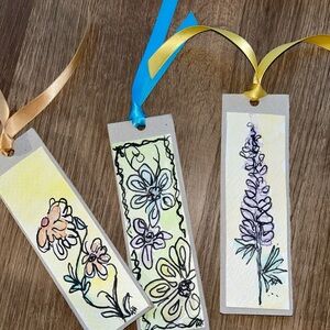 Handcrafted Floral Bookmarks Set - Watercolor on recycled cardboard